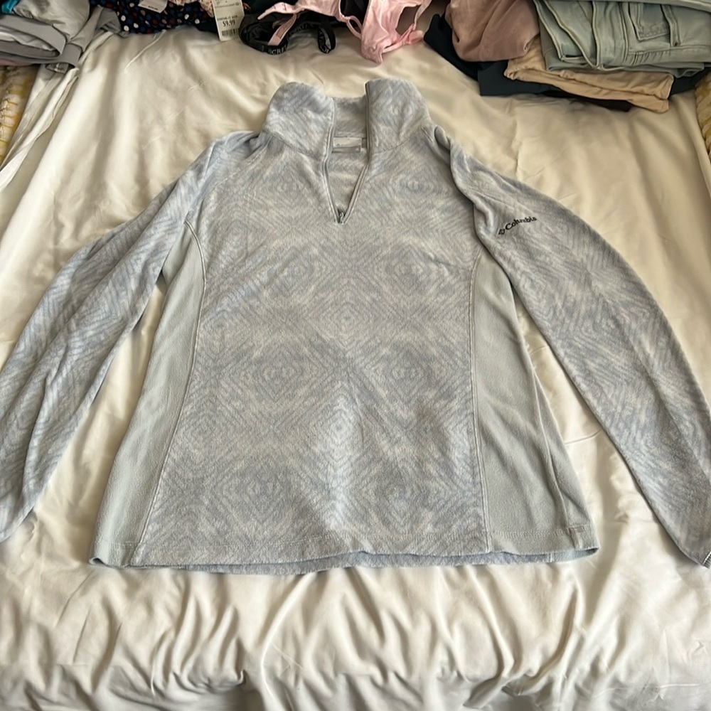 Columbia gently worn brushed fleece 3/4 zipped shirt light blue Medium